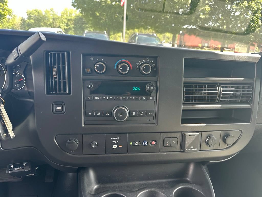 Used 2020 Chevrolet Express 3500 LT w/ LT Preferred Equipment Group RWD image 17