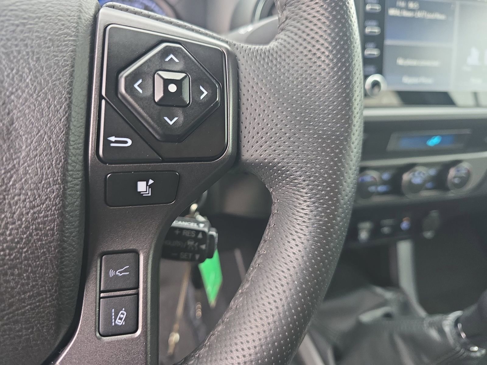 Used 2022 Toyota Tacoma TRD Off-Road image 24