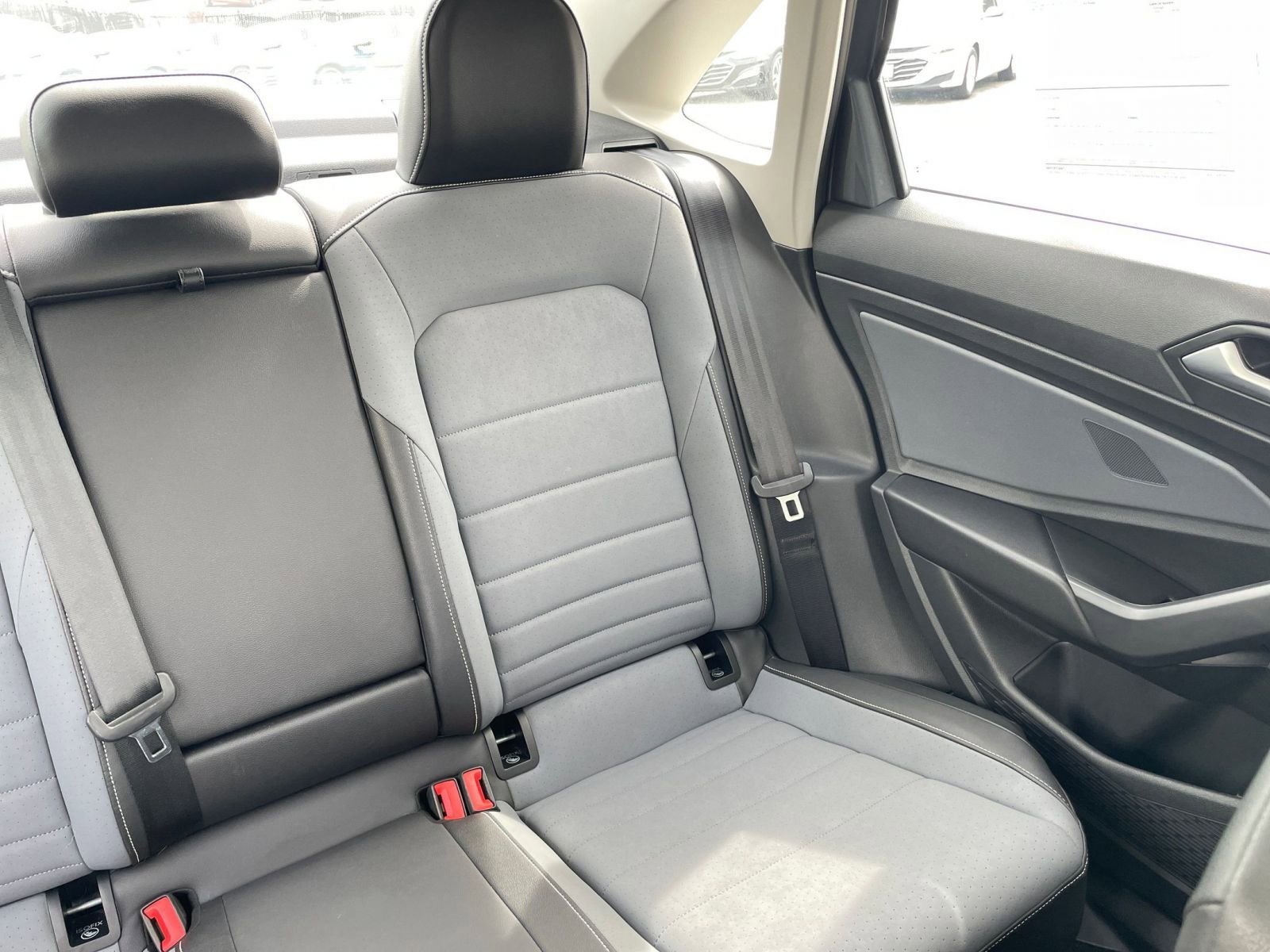 Used 2025 Volkswagen Jetta SE image 37