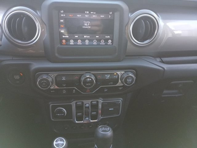 Certified 2018 Jeep Wrangler Unlimited Sahara AWD/4WD image 11