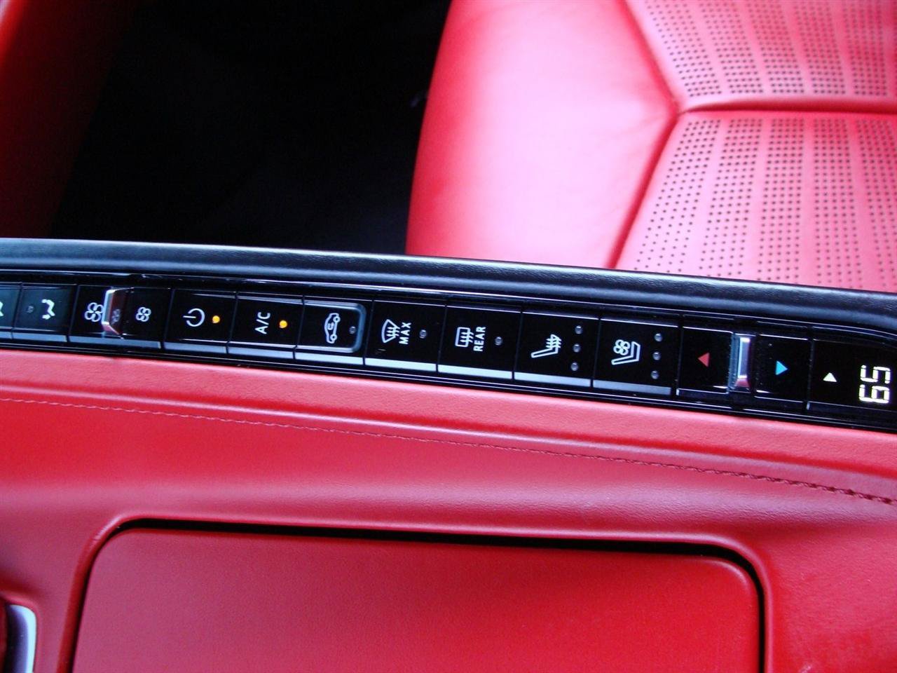 Used 2020 Chevrolet Corvette Stingray Premium Cpe w/ 3LT Preferred Equipment Group RWD image 24