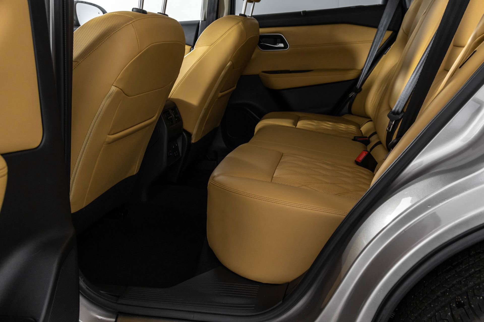 Used 2023 Nissan Rogue Platinum w/ Platinum Premium Package FWD image 38