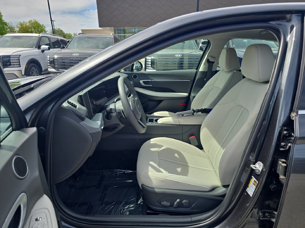 Used 2025 Hyundai Sonata SEL AWD/4WD image 11