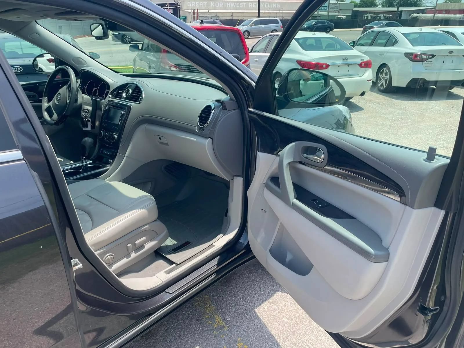 Used 2015 Buick Enclave Leather FWD image 13