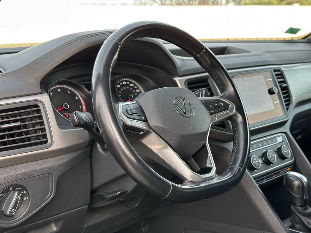 Used 2020 Volkswagen Atlas Cross Sport SE w/ Panoramic Sunroof Package image 18