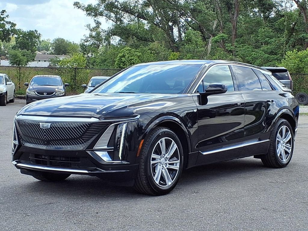 Used 2024 Cadillac Lyriq Tech w/ Driver Assist Package AWD/4WD image 3