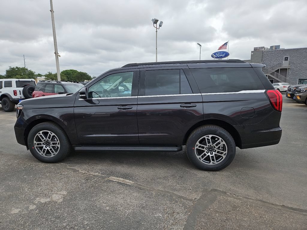 New 2026 Ford Expedition Active RWD image 7