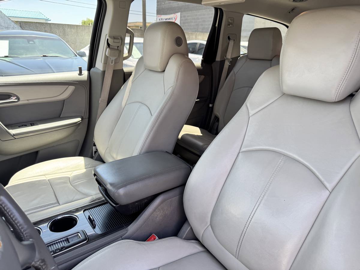 Used 2014 Chevrolet Traverse LT FWD image 41
