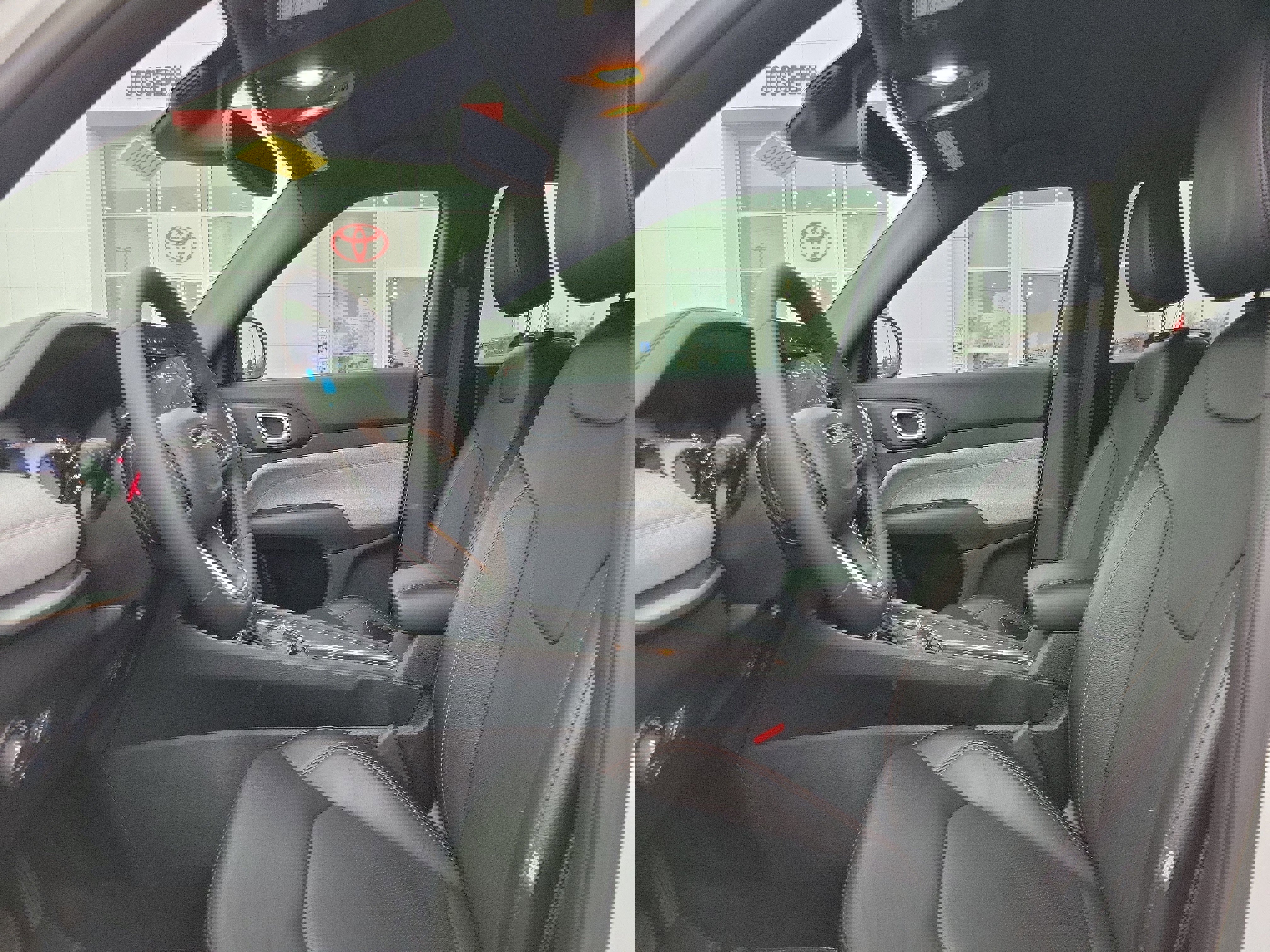 Used 2023 Jeep Compass Latitude image 15