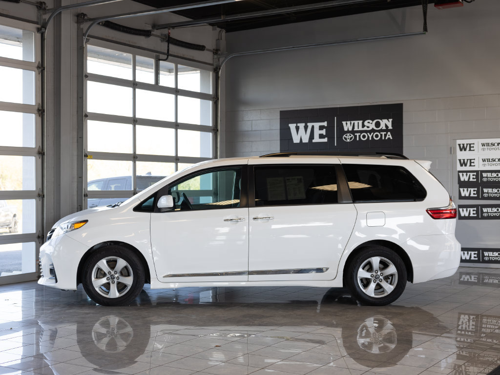 Used 2020 Toyota Sienna LE w/ LE Preferred Package