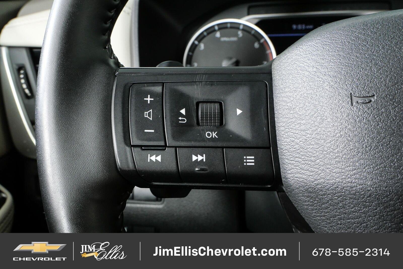 Used 2025 Nissan Rogue SV AWD/4WD image 10