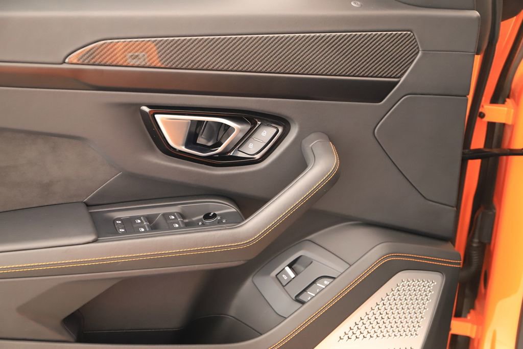 Used 2022 Lamborghini Urus image 23