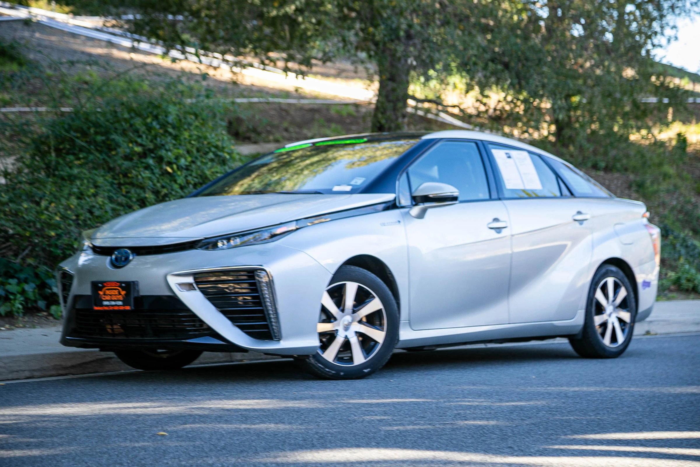 Used 2018 Toyota Mirai FWD image 1