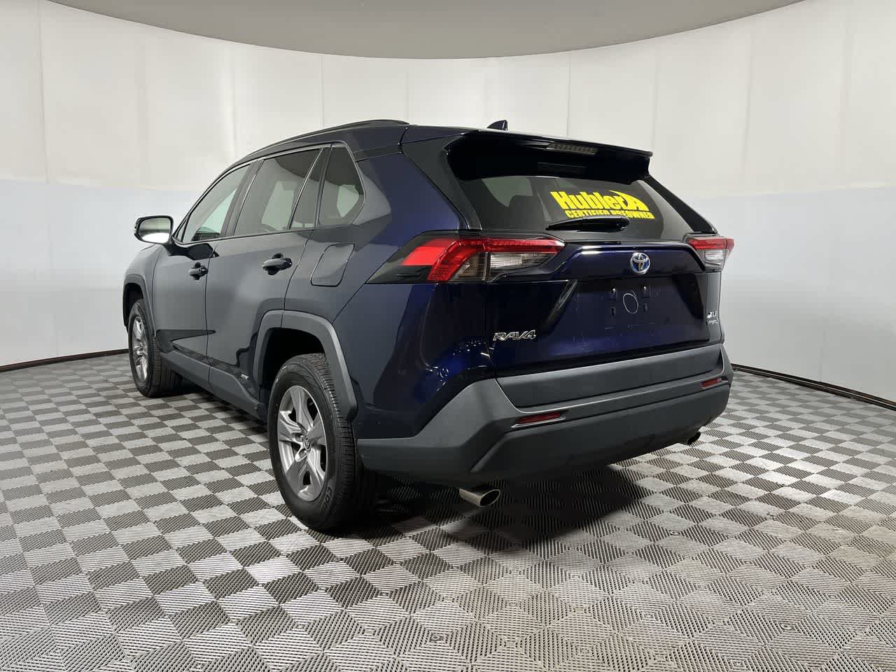 Used 2022 Toyota RAV4 XLE AWD/4WD image 6