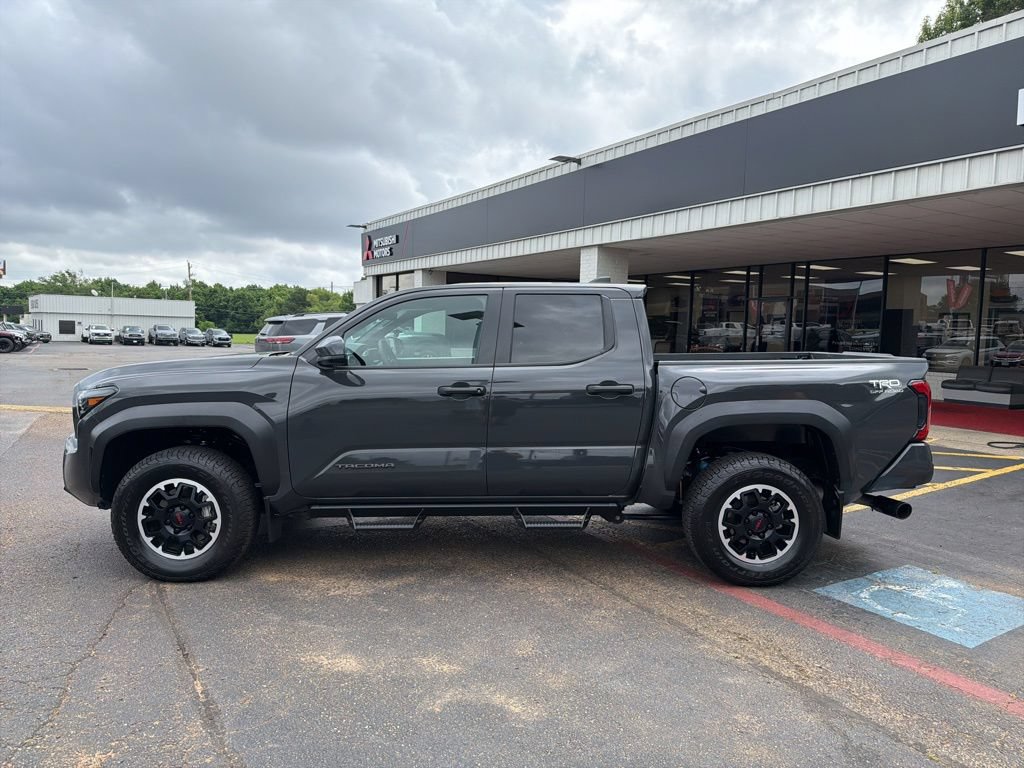 Used 2024 Toyota Tacoma TRD Off-Road AWD/4WD image 9