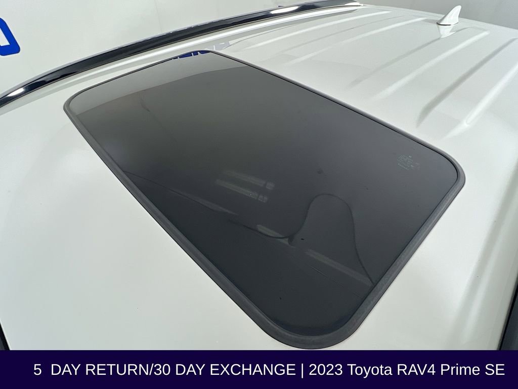 Used 2023 Toyota RAV4 SE w/ Weather & Moonroof Package image 17