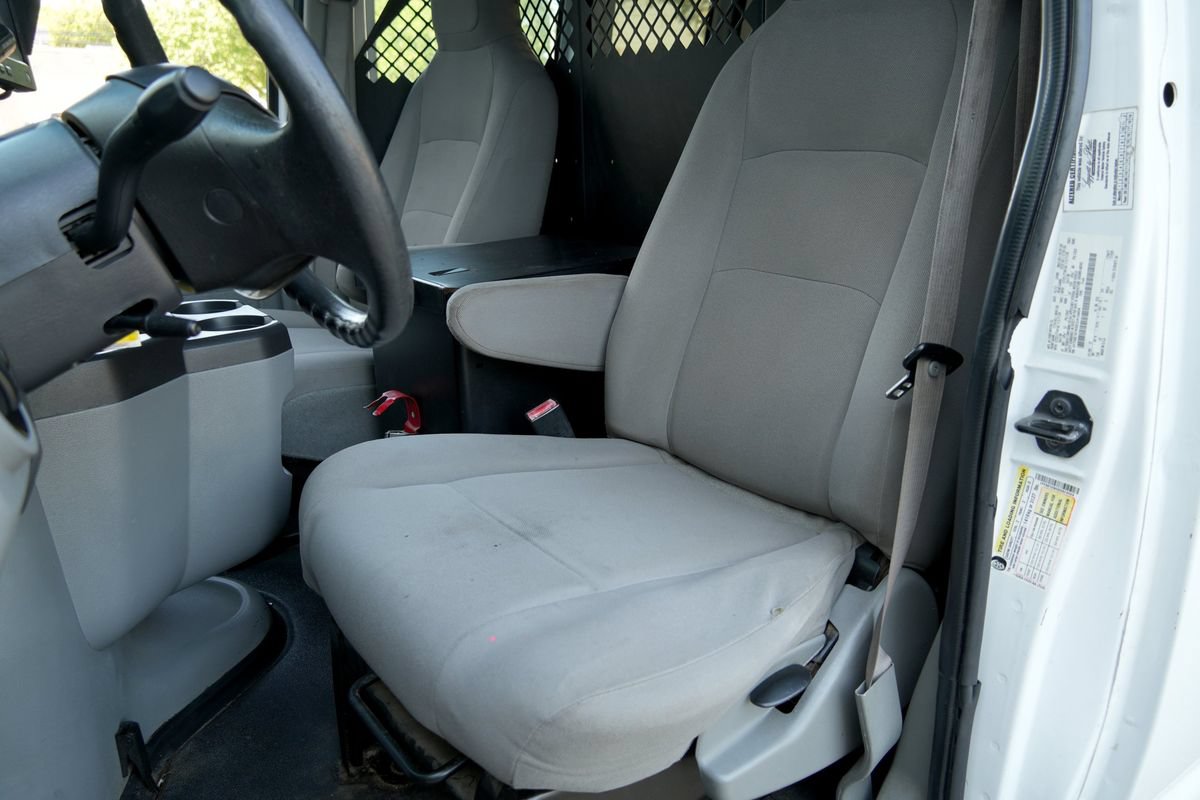 Used 2014 Ford E-150 and Econoline 150 w/ Power Group RWD image 6