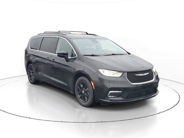Used 2022 Chrysler Pacifica Touring-L image 2