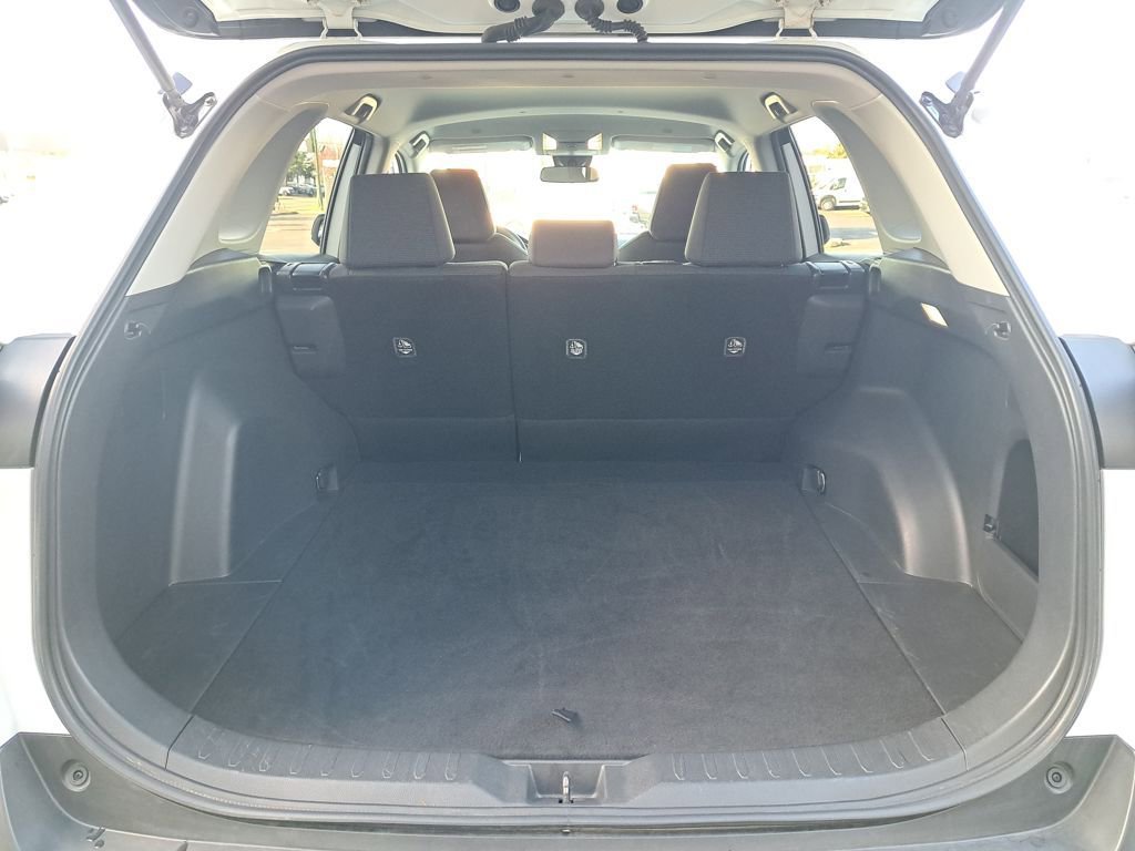 Used 2025 Toyota RAV4 LE image 28