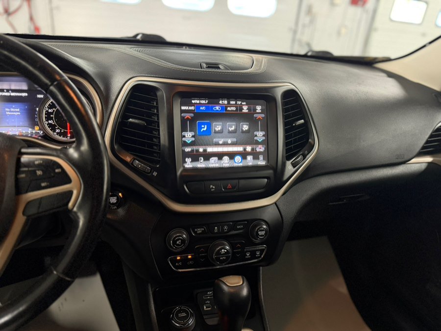 Used 2018 Jeep Cherokee Limited w/ High Altitude Package AWD/4WD image 17