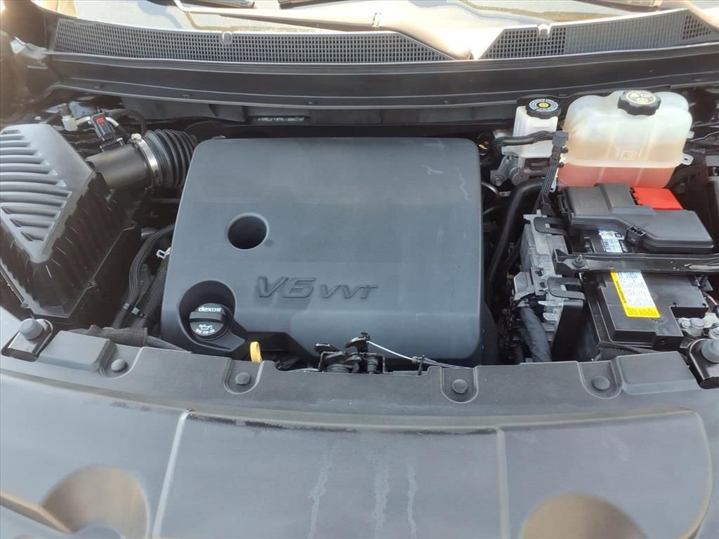 Used 2021 Chevrolet Traverse LS AWD/4WD image 30