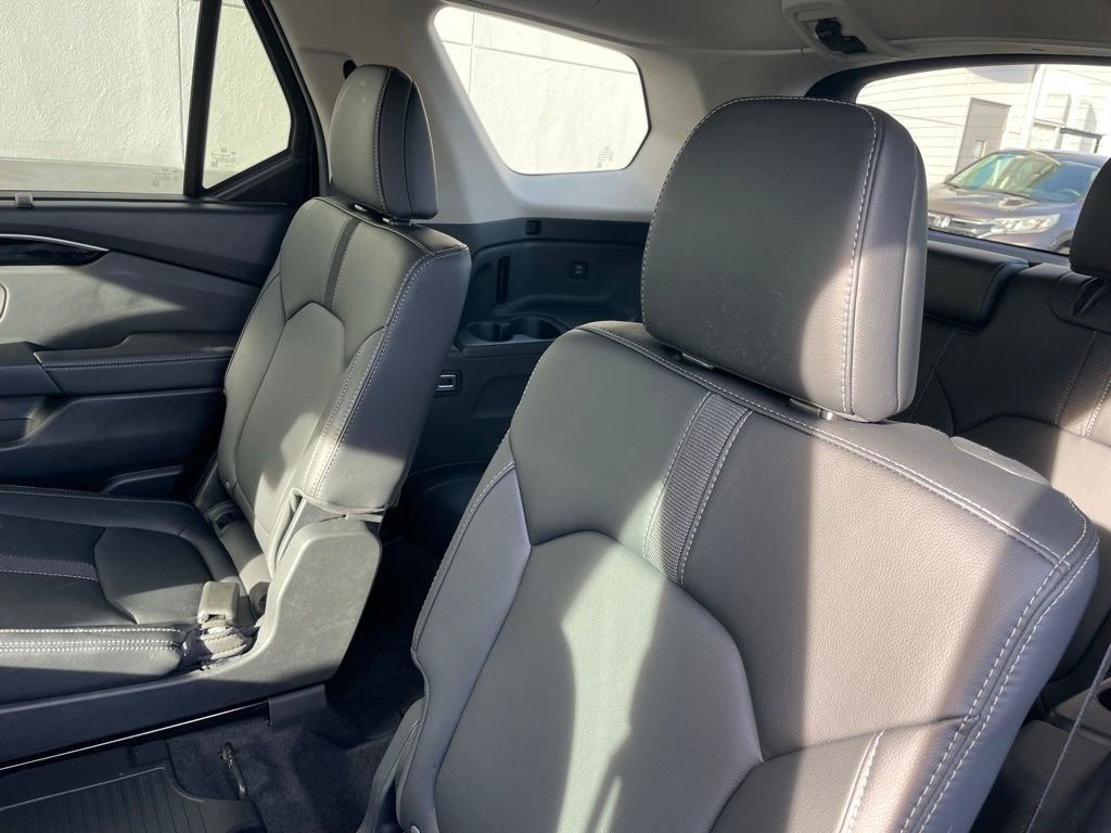 Certified 2025 Honda Pilot EX-L image 40