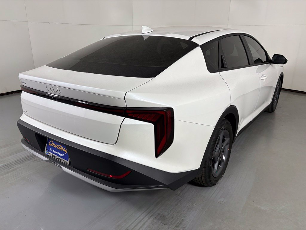 New 2026 Kia K4 FWD image 8