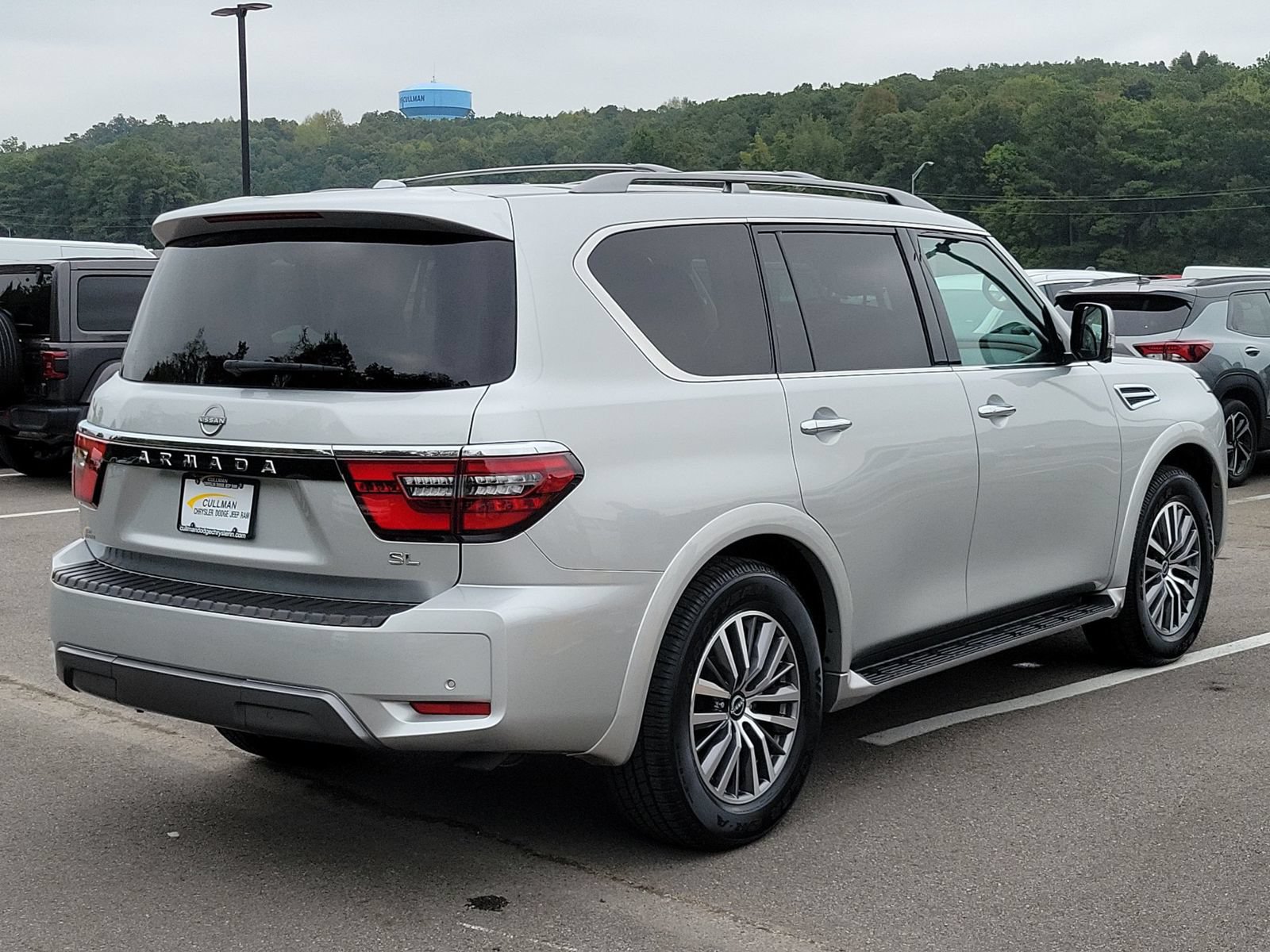 Used 2023 Nissan Armada SL w/ Cargo Package RWD image 3