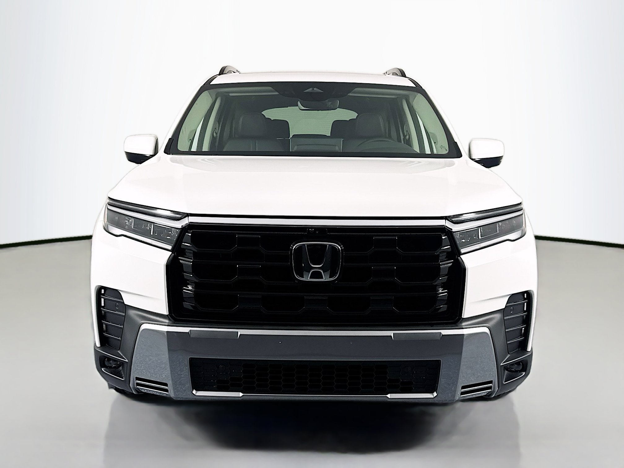 New 2026 Honda Pilot Touring image 2