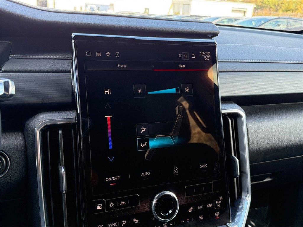 Used 2025 GMC Acadia Elevation image 17