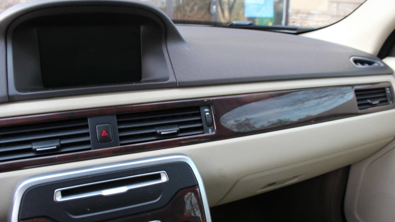 Used 2013 Volvo XC70 3.2 image 12