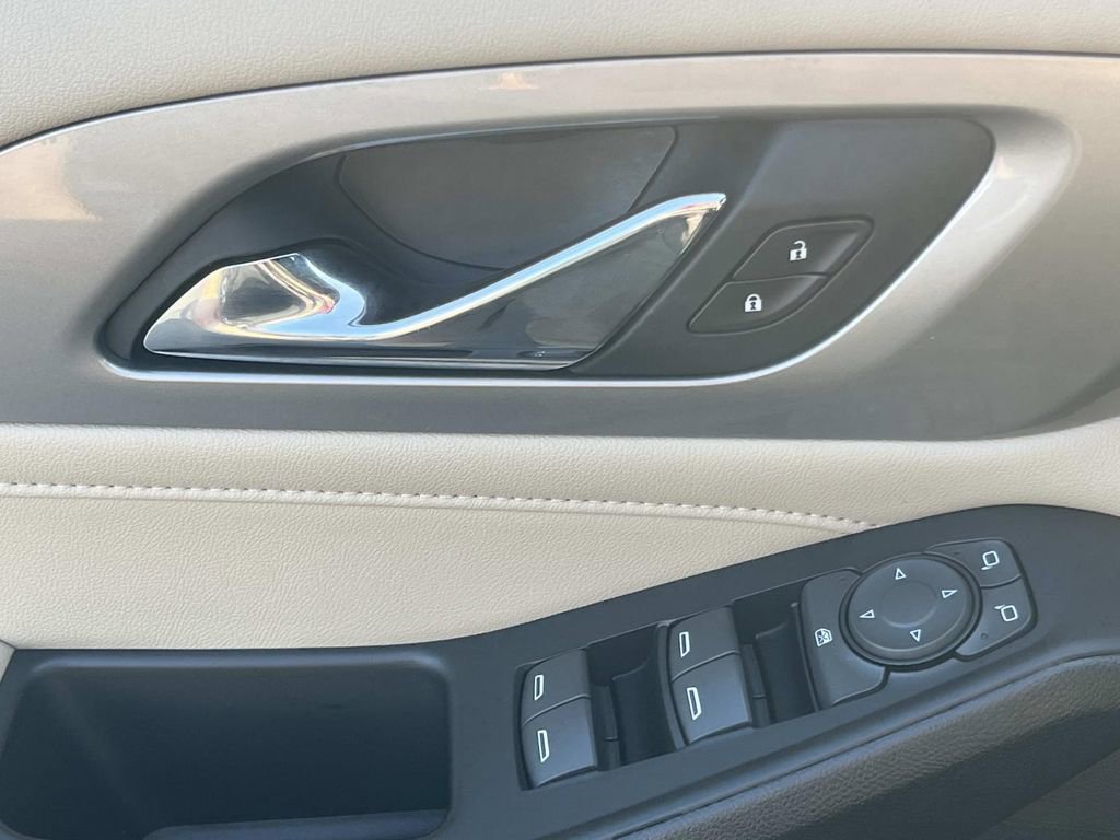 Certified 2023 Chevrolet Traverse LS image 16