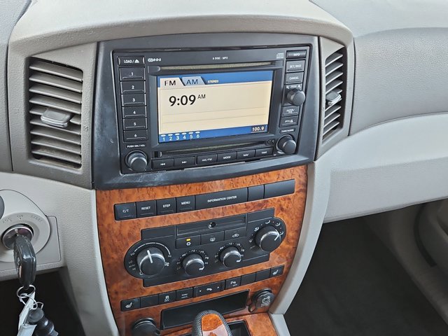 Used 2007 Jeep Grand Cherokee Overland AWD/4WD image 14