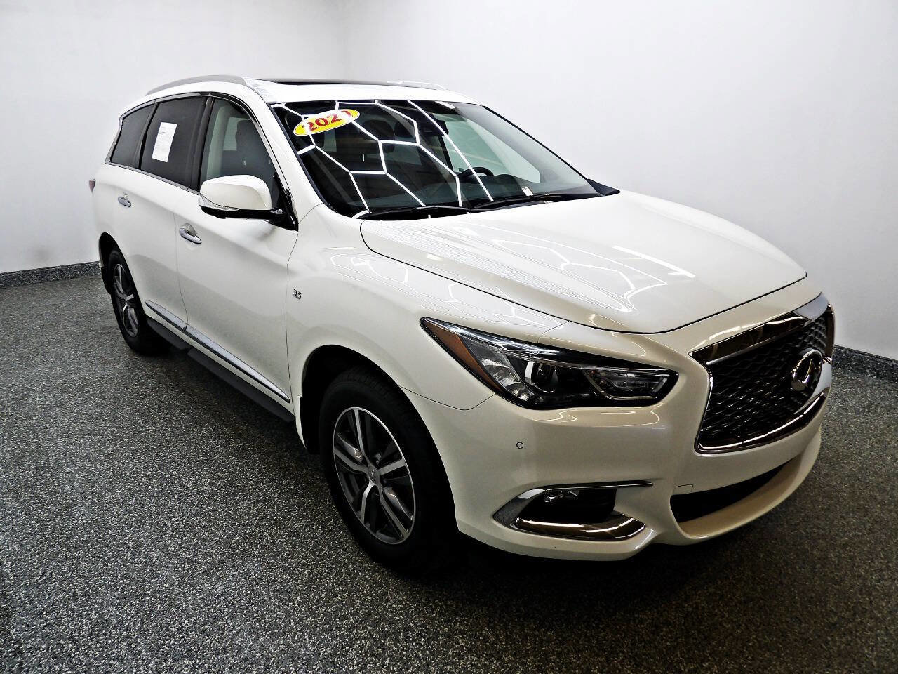 Used 2020 INFINITI QX60 Luxe w/ Essential Package image 3