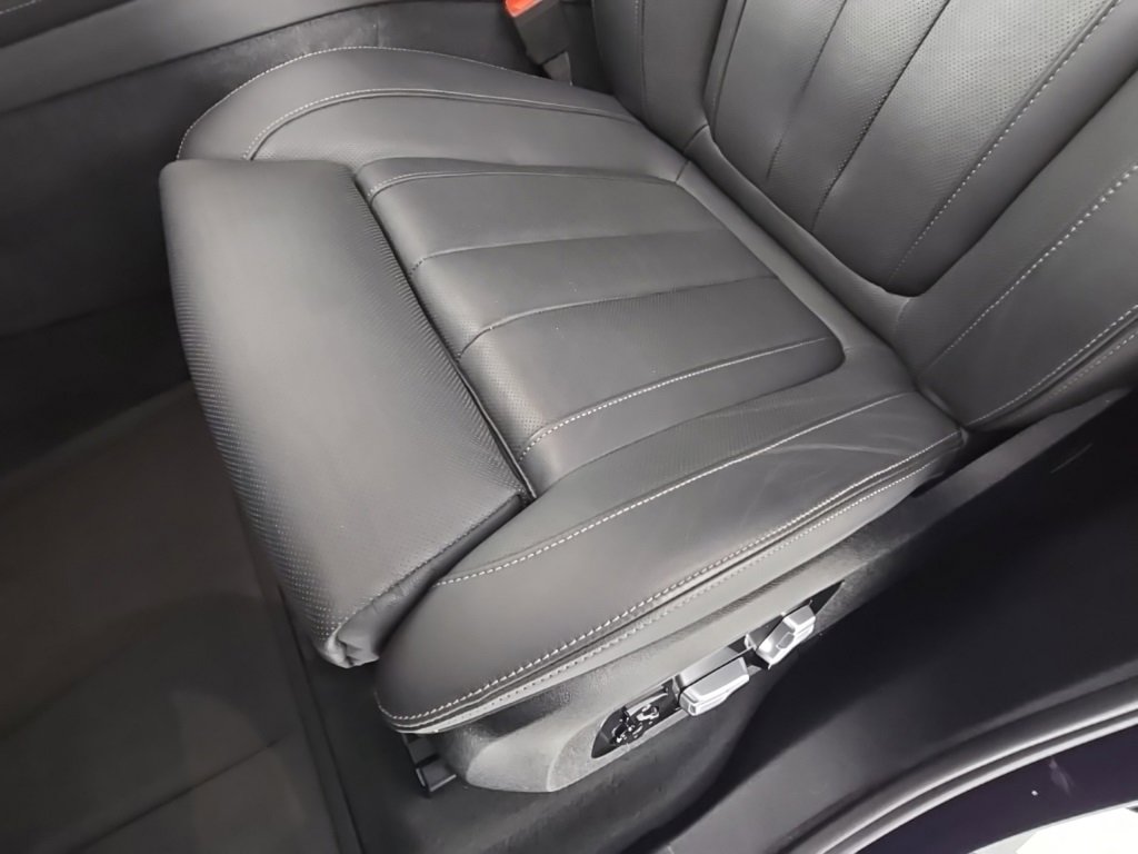 Used 2020 BMW X5 M50i w/ Premium Package image 14