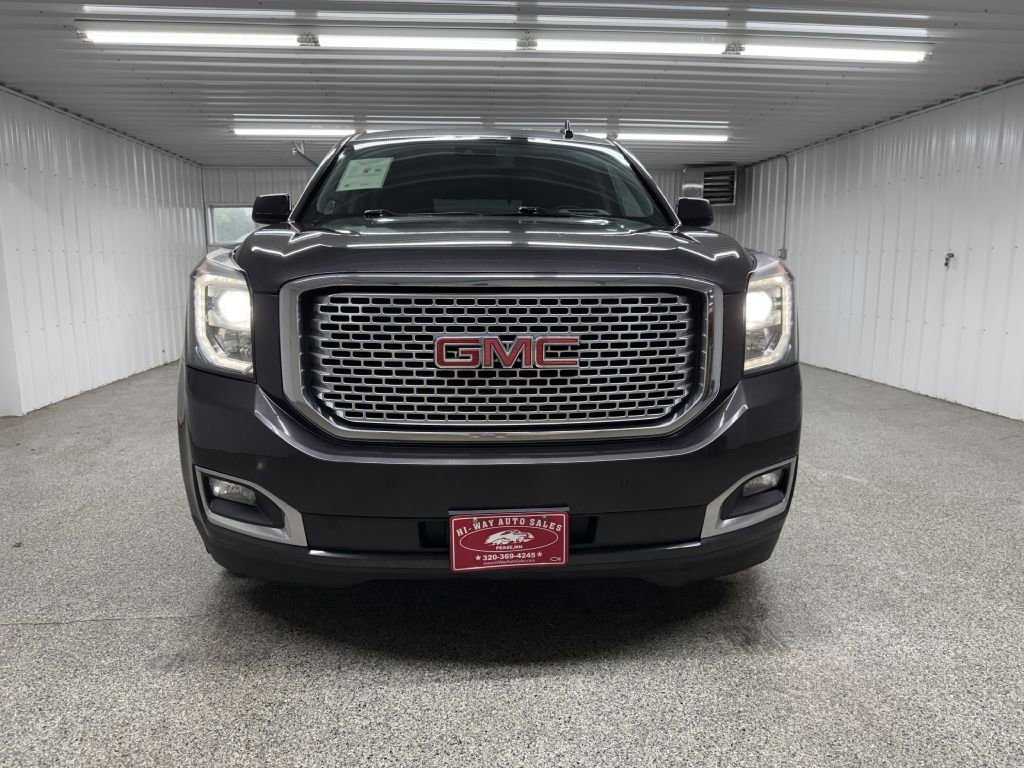 Used 2017 GMC Yukon Denali w/ Open Road Package image 2