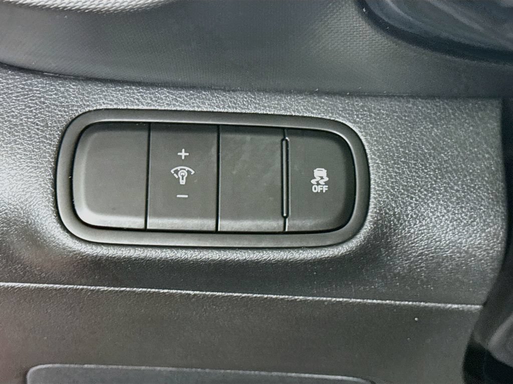 Certified 2024 Hyundai Venue SEL FWD image 20