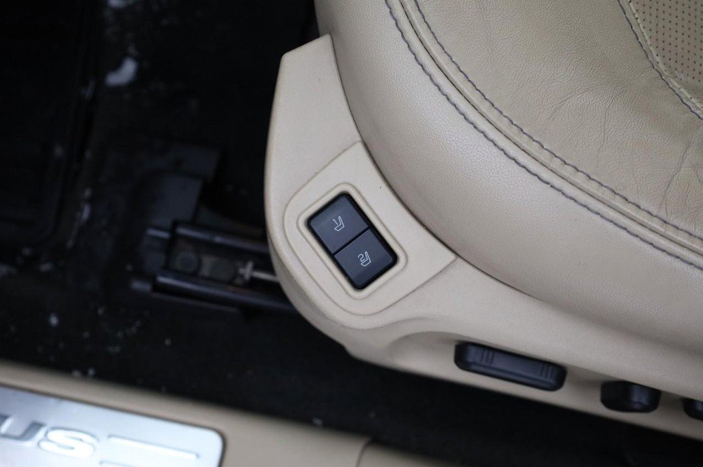 Used 2014 Ford Taurus Limited w/ Equipment Group 301A image 21