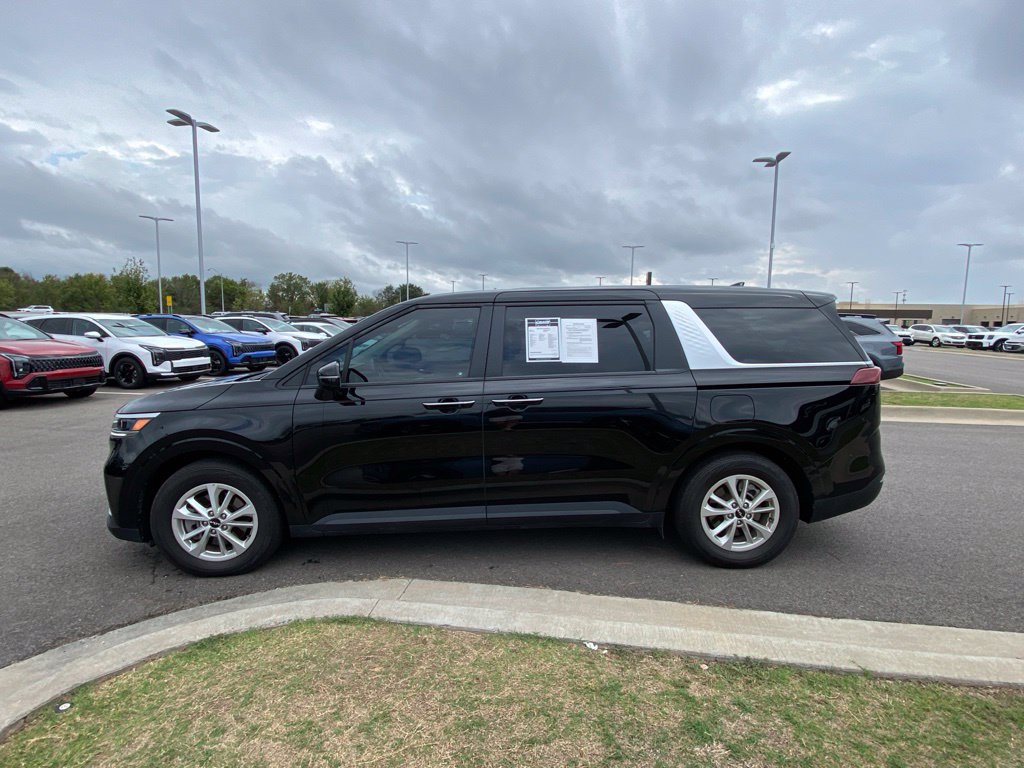 Certified 2024 Kia Carnival LX FWD image 4