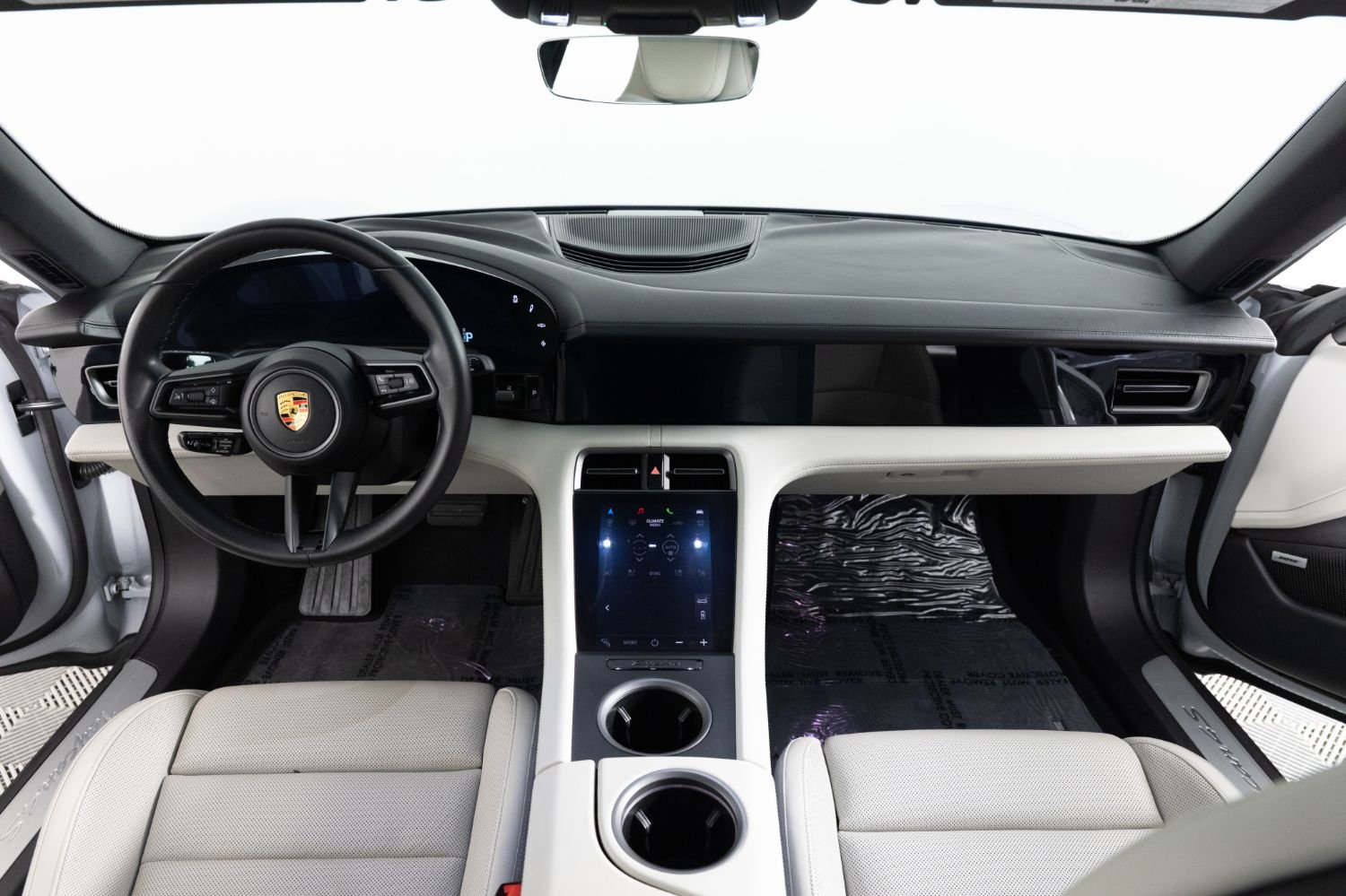 Used 2021 Porsche Taycan 4S w/ Premium Package image 29