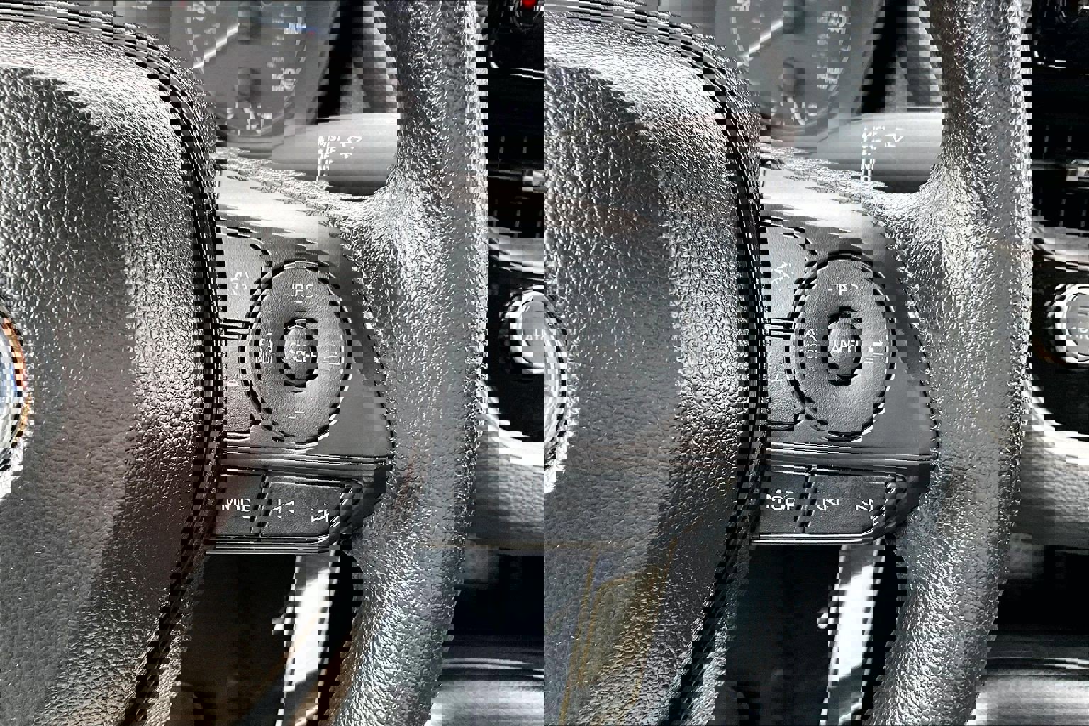 Used 2025 Toyota Corolla LE image 18