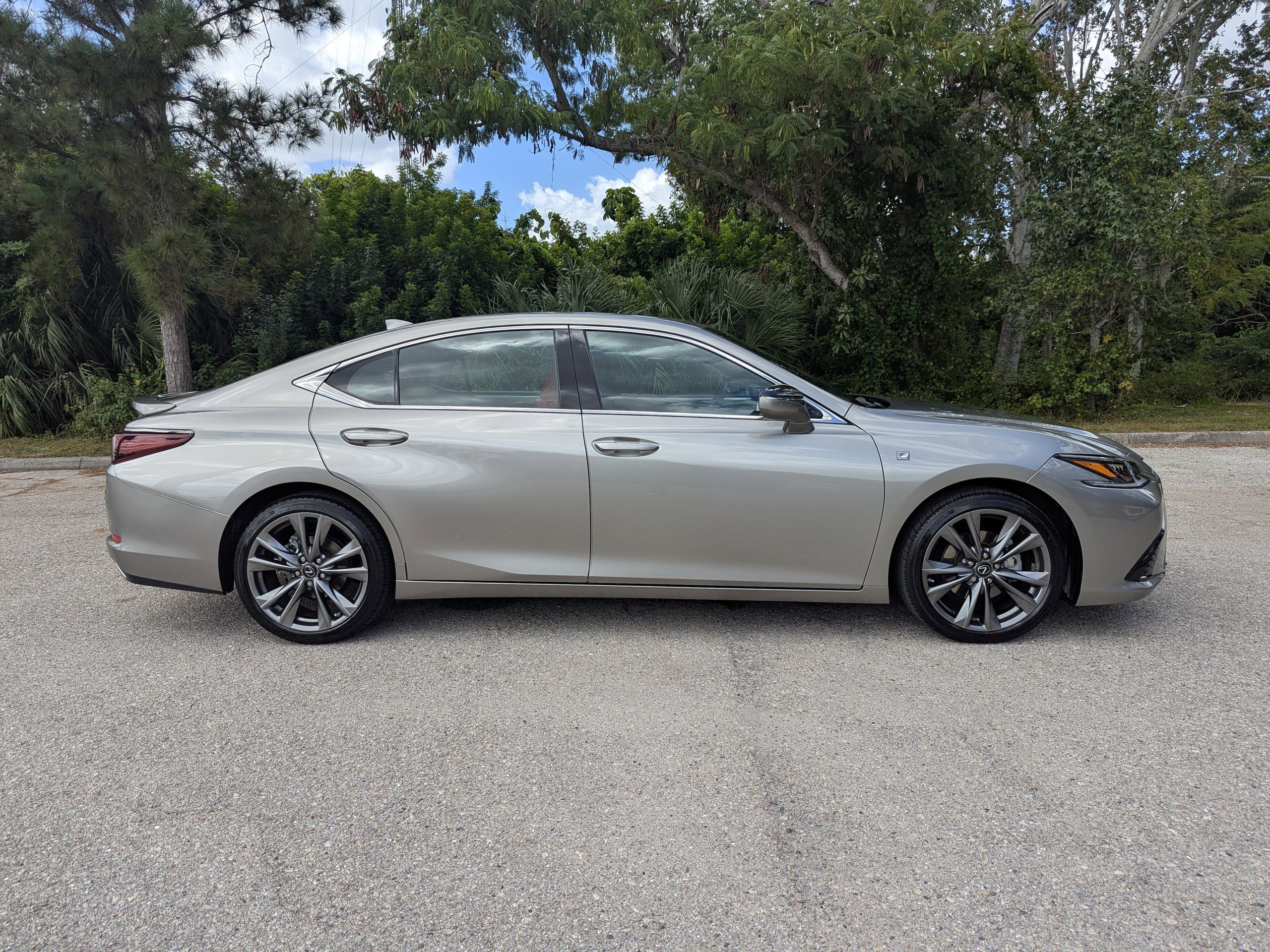 Used 2019 Lexus ES 350 F Sport image 3