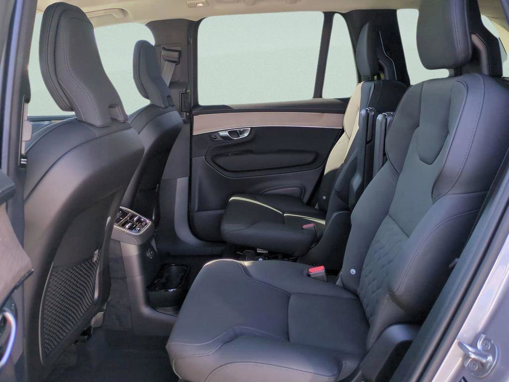 New 2026 Volvo XC90 T8 Plus AWD/4WD image 10