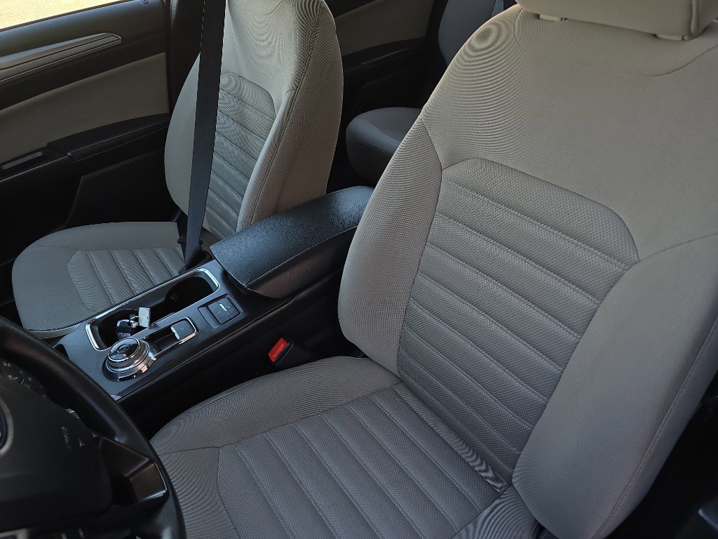 Used 2018 Ford Fusion S FWD image 22