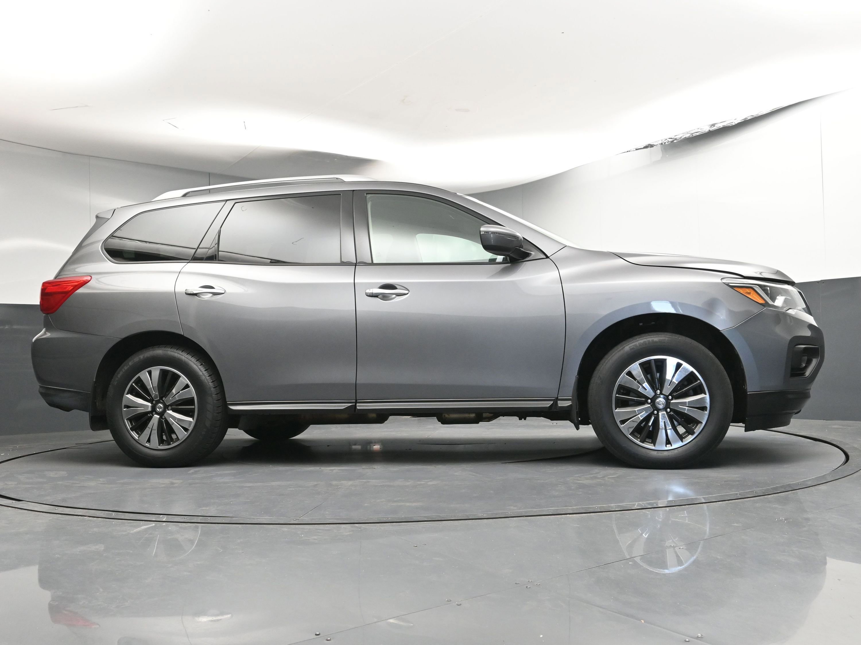 Used 2020 Nissan Pathfinder S image 31