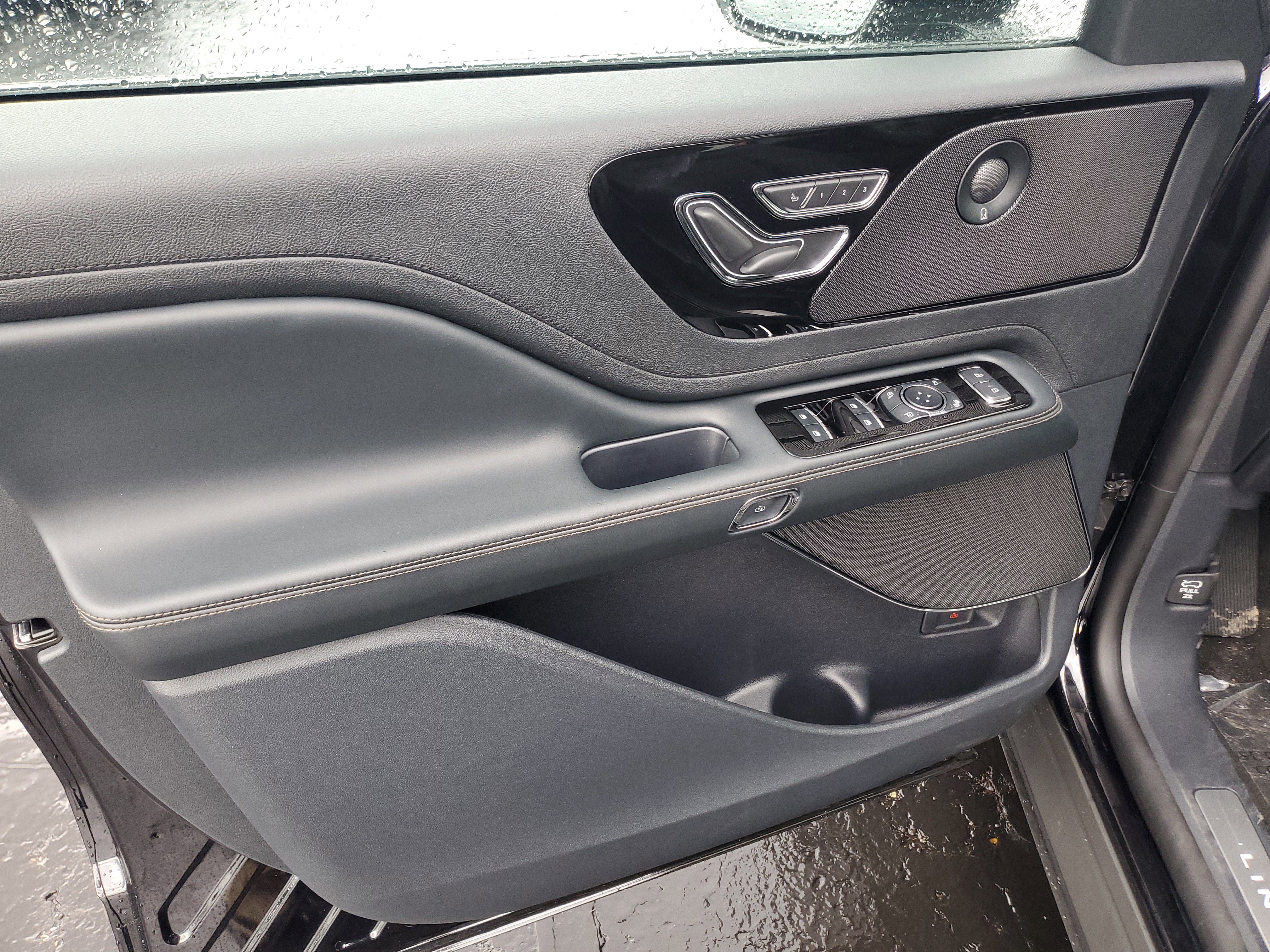 New 2026 Lincoln Aviator Reserve image 8