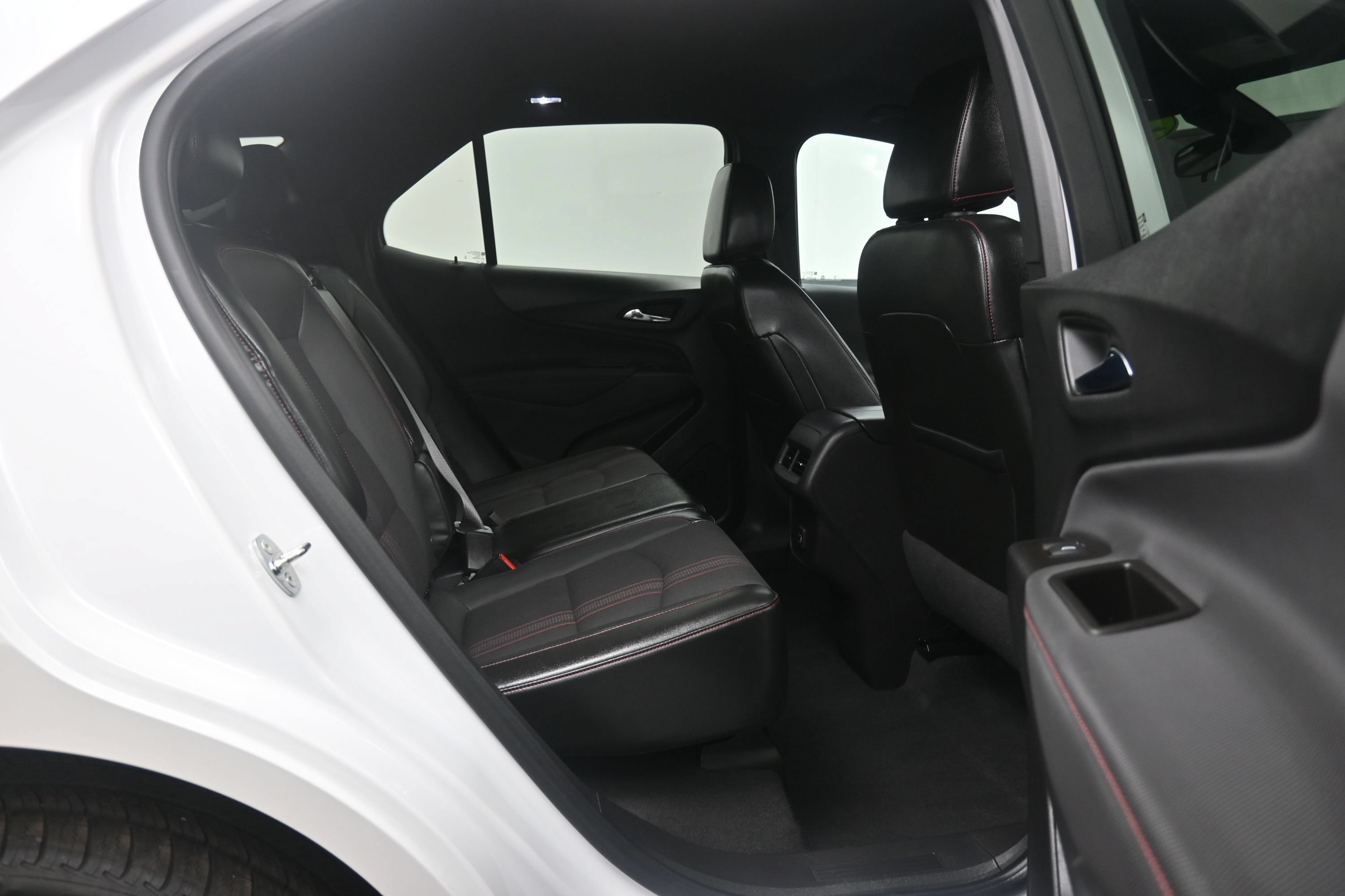 Used 2022 Chevrolet Equinox RS AWD/4WD image 17