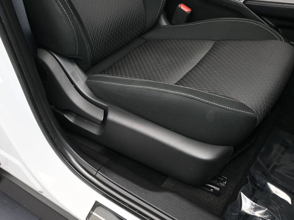 Used 2022 Mitsubishi Outlander ES image 40