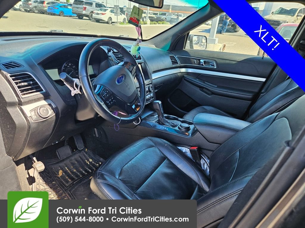 Used 2016 Ford Explorer XLT w/ Equipment Group 202A AWD/4WD image 4