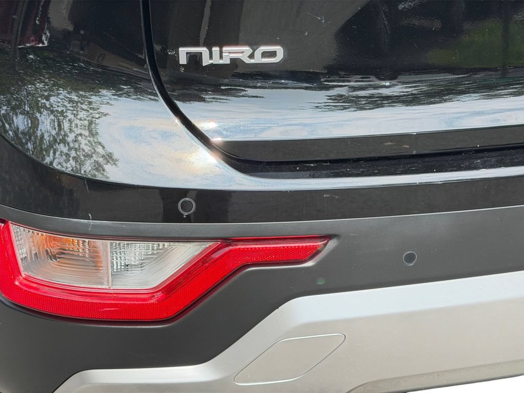 Certified 2023 Kia Niro EX FWD image 11
